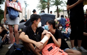 Полиция Гонконга обстреляла демонстрантов