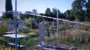Задушил эластичным бинтом: на Черкасщине рецидивист убил женщину на кладбище