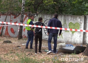 Под забором в Киеве нашли труп