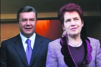 Супруга Януковича затеяла развлечения в Крыму: странные снимки слили в сеть