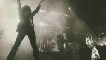 Роберт Плант подарил два хита Led Zeppelin фильму об умирающей женщине