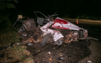 Под Киевом - смертельное ДТП: машину с супругами разорвало пополам