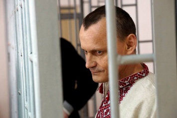 Карпюка приговорили к 22,5 годам заключения, но после пяти лет российской тюрьмы, 7 сентября он вернулся в Украину