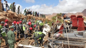 В Марокко в результате наводнения перевернулся автобус, 17 человек погибли