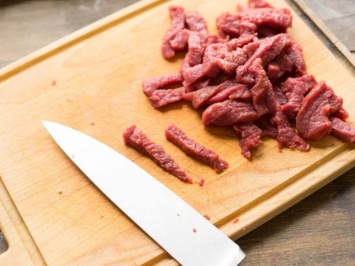Шведский ученый высказался за употребление мяса, произведенного из трупов