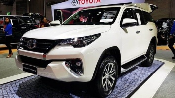 Компания Toyota освежает Fortuner, появилась новая версия (ФОТО)