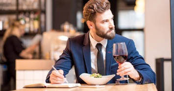 Stern: Все больше людей ходят в ресторан в одиночестве