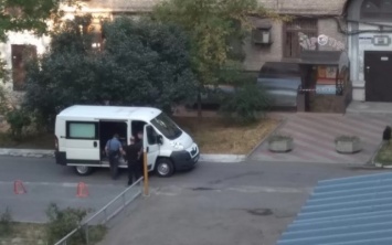 В Запорожье на улице Мира оцепили территорию и работают правоохранители (ФОТО)