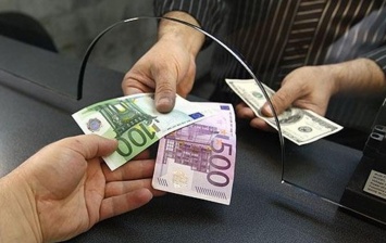 Курс доллара уготовил настоящую бурю, украинцев ошеломили прогнозом: "Покупайте валюту"