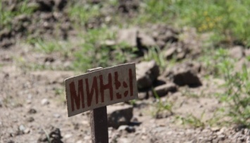 Военные РФ продолжают минировать оккупированные территории и "серую" зону - InformNapalm