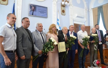 Сессия Николаевского горсовета: Депутаты тайным голосованием присвоили звания почетного семи горожанам