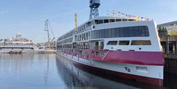 В Нижнем Новгороде спустили на воду первый за 60 лет круизный лайнер