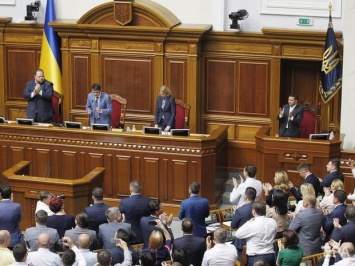 Рада поддержала в первом чтении президентский законопроект о перезапуске НАПК