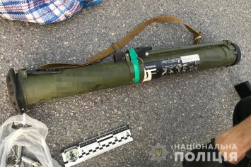 В Запорожской области мужчина прямо на улице продавал гранатомет
