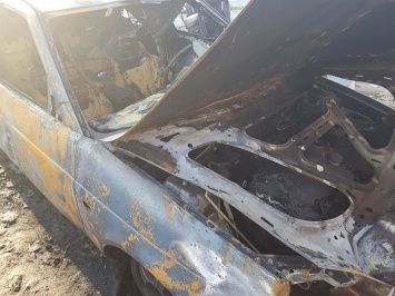 На стоянке в Запорожской области огонь уничтожил несколько машин