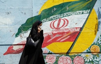 Футбольная болельщица из Ирана, которую судили за посещение стадиона, свела счеты с жизнью