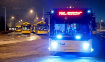 В Киеве ограничат проезд ночных троллейбусов через Дарницкую площадь