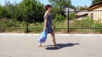 Женщину избили за то, что выкинула мусор в чужом дворе