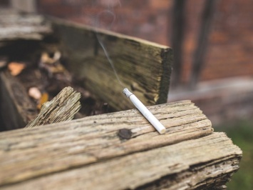Туши сигарету: запорожцев предупреждают о пожароопасности