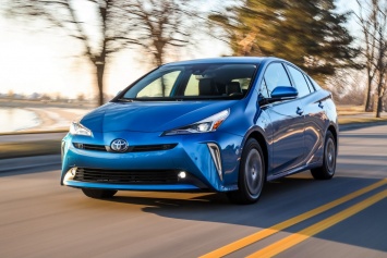 Toyota обновит модель Prius