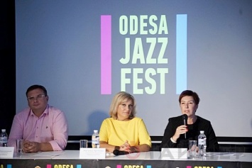 Летнему театру подарили рояль Юрия Кузнецова к джазовому фестивалю
