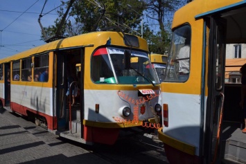 Двухвагонные трамваи стали возить жителей Поселка Котовского и Таирова в часы пик