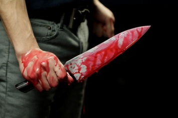 «Под кайфом»: мужчину подрезали ножом во время драки