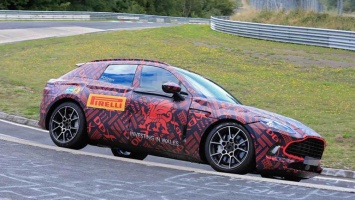 В сети появились снимки интерьера нового Aston Martin DBX (ФОТО)