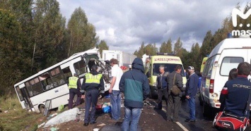 Масштабное ДТП под Ярославлем: 7 человек погибло, десятки раненых (фото)
