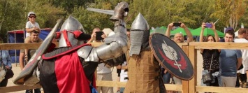 В Днепре на Монастырском острове проходит рыцарский турнир