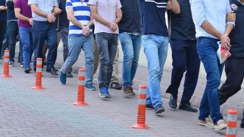 В Турции за ночь арестовали 223 военных