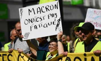 Во Франции протестовали "желтые жилеты": В Нанте во время беспорядков полиция арестовала 30 человек