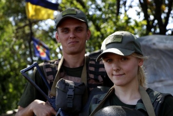 Встретила любимого в армии: романтическая история супружеской пары, которая защищает Украину
