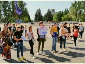 Собаки с плакатами и хорьки на руках: как прошел марш за права животных