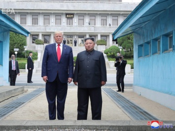Ким Чен Ын пригласил Трампа посетить Северную Корею - СМИ