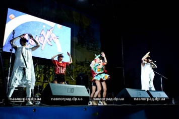 «Beautiful city! We love Ukraine!». Вечерний концерт собрал тысячи павлоградцев (ФОТО)