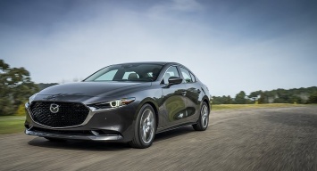 Названы рублевые цены на новый седан Mazda3