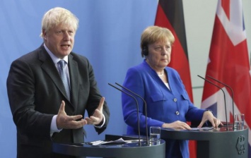 Меркель и Джонсон хотят избежать эскалации после атаки на саудовские НПЗ