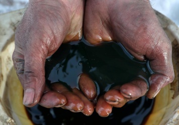 Мировой скачок цен на нефть: на сколько вырастут цены на украинских АЗС