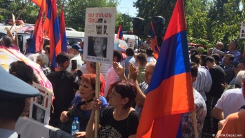 Суд в Ереване оставил под арестом экс-президента Кочаряна