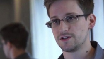 Минюст США хочет засудить Сноудена за его книгу