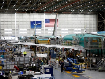 США пригласили представителей 50 стран обсудить сертификацию Boeing 737 MAX - Bloomberg