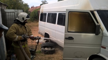 В Кировском микрорайоне горел микроавтобус
