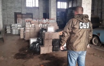 В Черновицкой области блокировали производство подпольных алкогольных напитков и сигарет