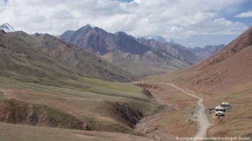 Таджикистан и Киргизия согласовали отвод войск на границе