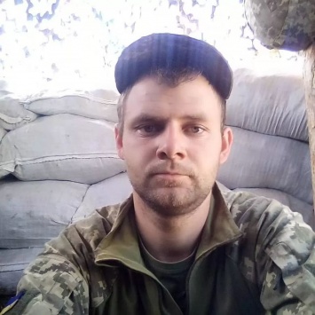 "Ему навсегда будет 25": в зоне ООС во время обстрелов погиб боец из Запорожской области