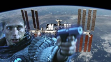 После инцидента с роботом Федором космонавтов будут отправлять на МКС с оружием