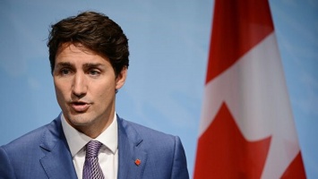 Канадского премьера Трюдо обвинили в расизме из-за фото 18-летней давности