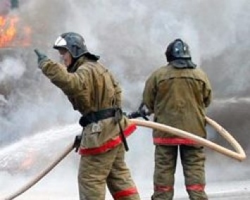 На уральском заводе НЛМК вспыхнул крупный пожар