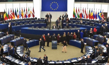 Европарламент требует от России прекратить обелять преступления советского режима